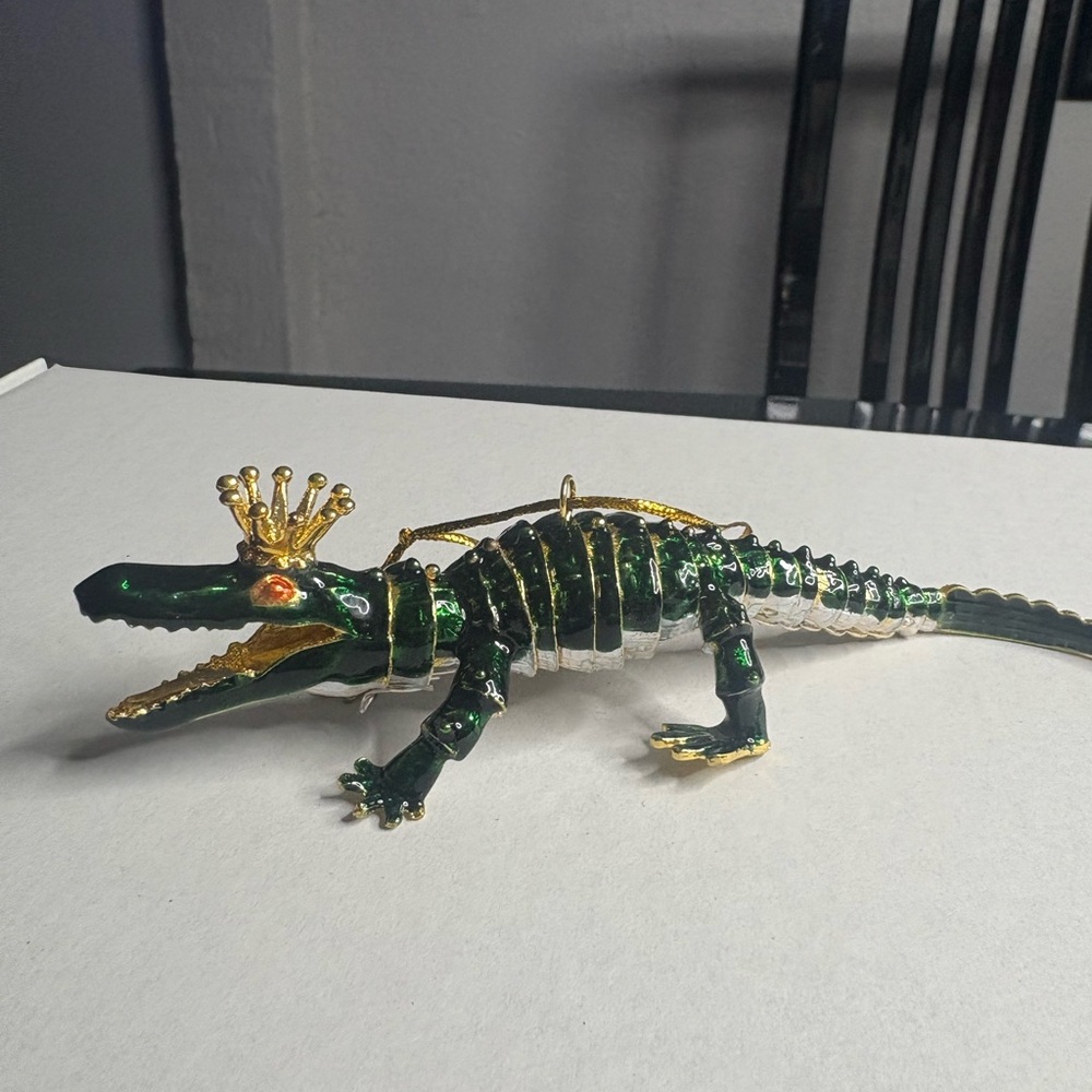 Dillard’s Cloisonné Alligator - Picture 7 of 11
